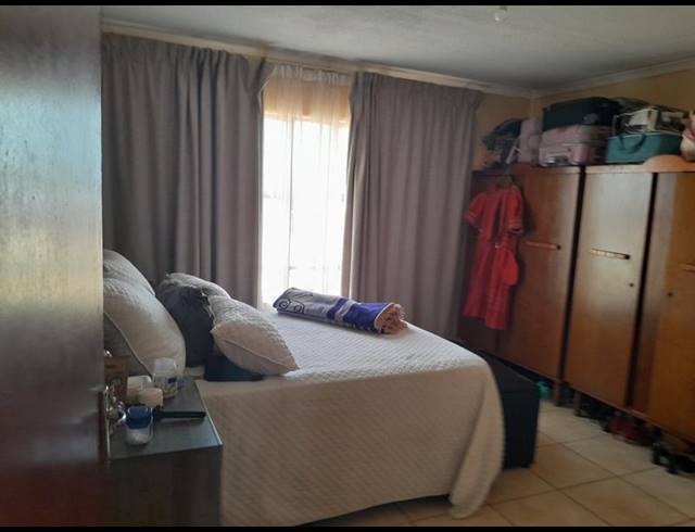 3 BEDROOM HOUSE FOR SALE IN SOSHANGUVE EAST EXT 3